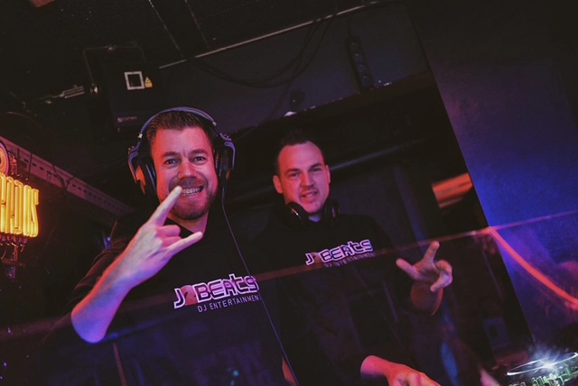 J2Beats live set club